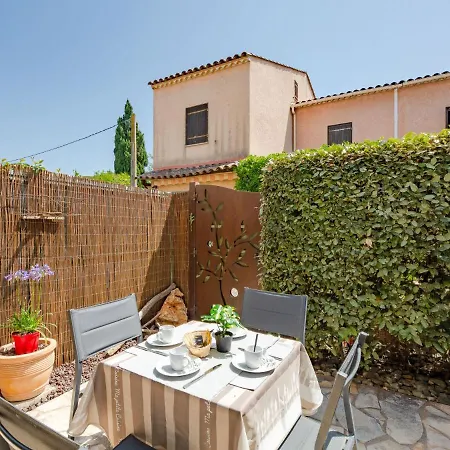 Les Lavandines By Interhome