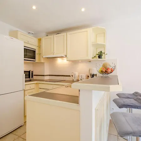 Apartment Les Lavandines By Interhome *